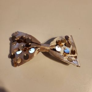 Kids' Gold Clip On Hair Bow